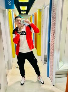 Chico busca chica en Sevilla: 