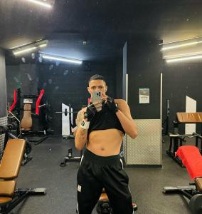 Chico busca chica en Sevilla: 