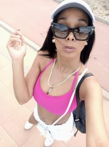 613803145: Chica busca chico en Madrid