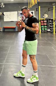 612561084: Chico busca chica en Madrid