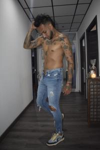 643676443: Chico busca chica en Gerona