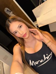 Chica busca chico en Ibiza: 