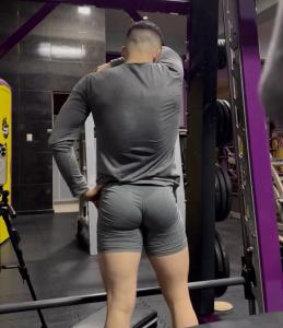 695918947: Chico busca chica en Málaga