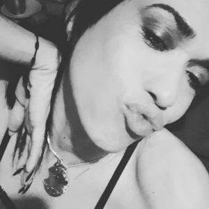 677179638: Travesti en León