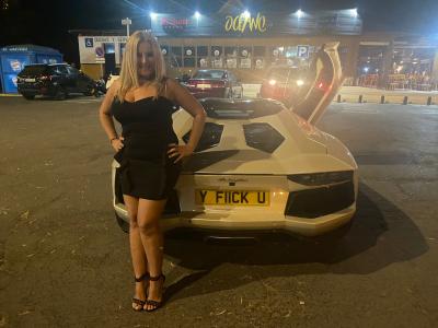 Chica busca chico en Huelva: 