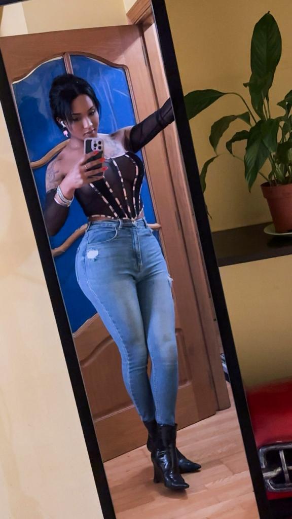 643835035: Transexual en Pontevedra