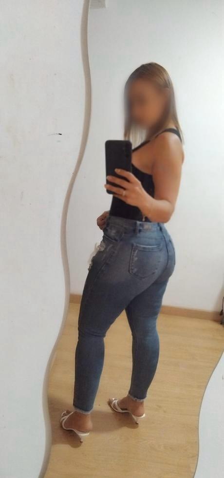 Chica busca chico en Granada: 