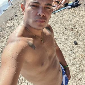 613196110: Chico busca chica en Ceuta