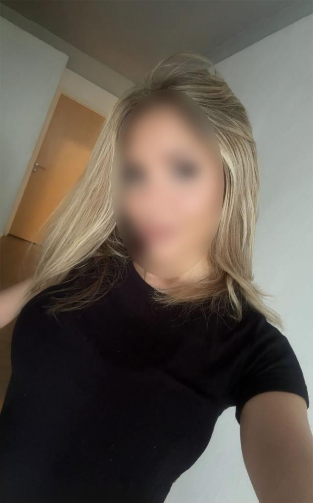 632448967: Chica busca chico en Barcelona