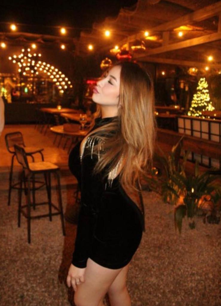 Chica busca chico en Ibiza: 