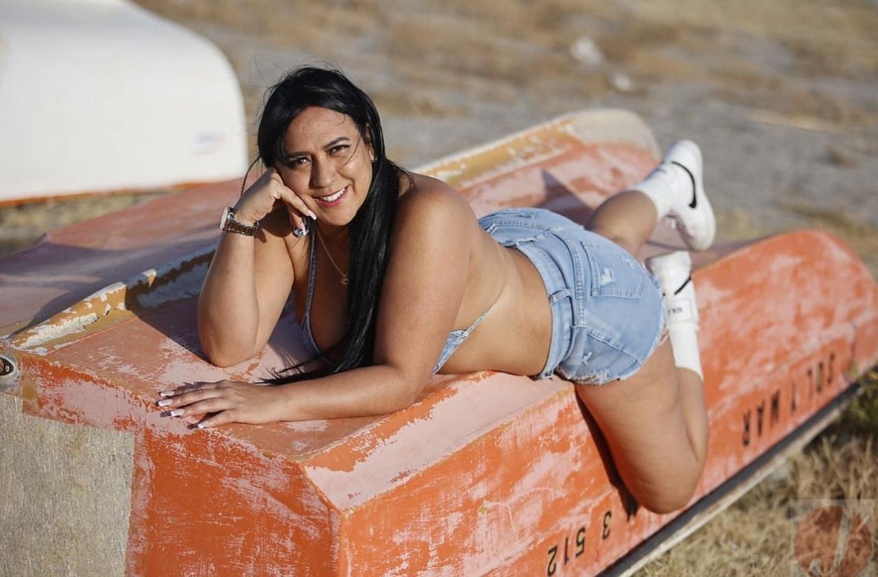 Chica busca chico en Granada: 