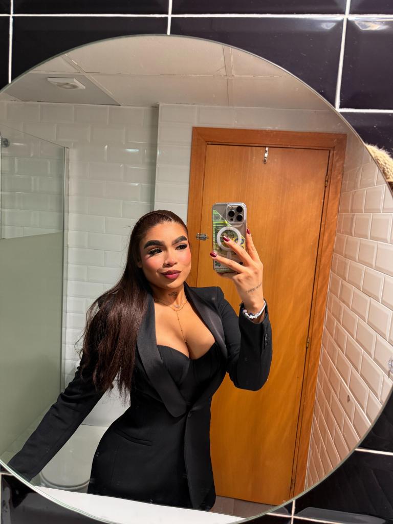 613809986: Chica busca chico en Sevilla