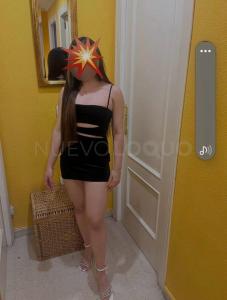 631334029: Chica busca chico en Gerona
