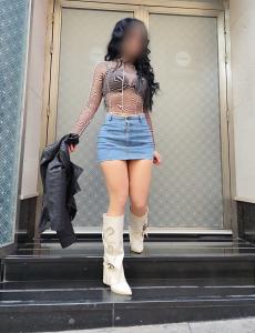 677642263: Chica busca chico en Madrid