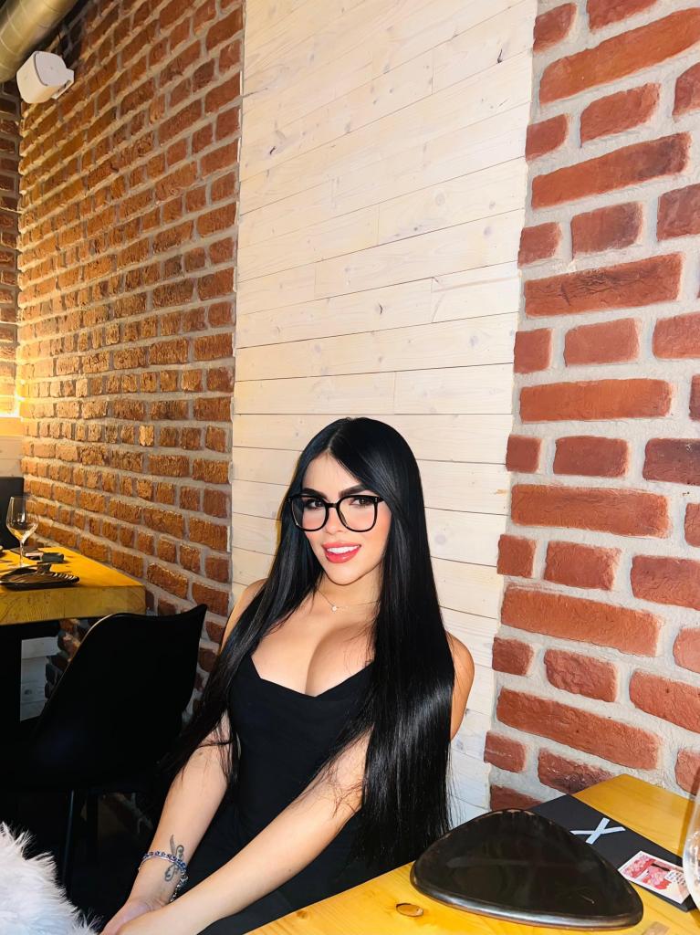 632047408: Chica busca chico en Asturias