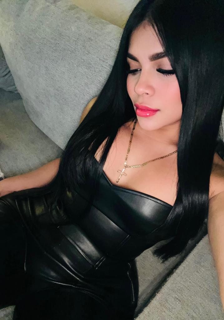 632047408: Chica busca chico en Asturias