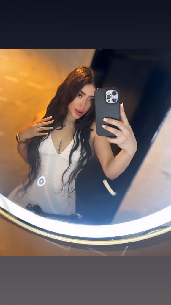 607479662: Chica busca chico en Barcelona