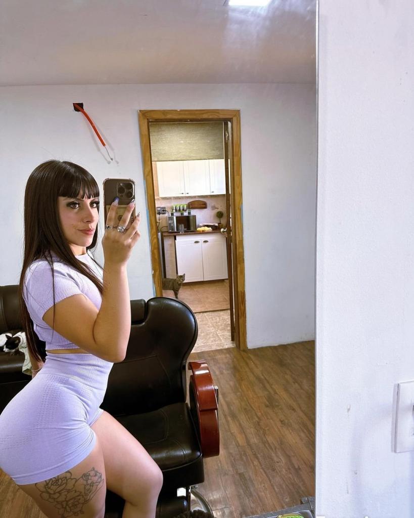 697428292: Chica busca chico en Valencia