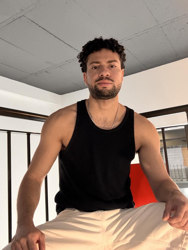 613839977: Chico busca chica en Zaragoza