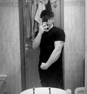 614871039: Chico busca chica en Barcelona