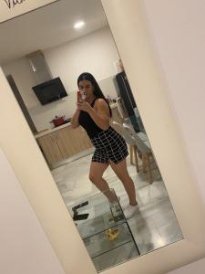 614481249: Chica busca chico en Barcelona