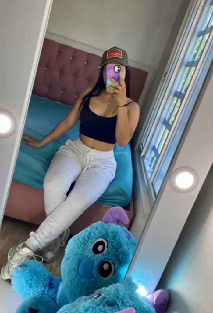 623326085: Chica busca chico en Navarra