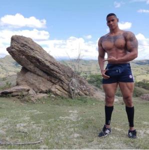 Chico busca chica en Sevilla: 