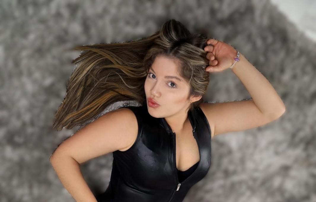 Chica busca chico en Granada: 