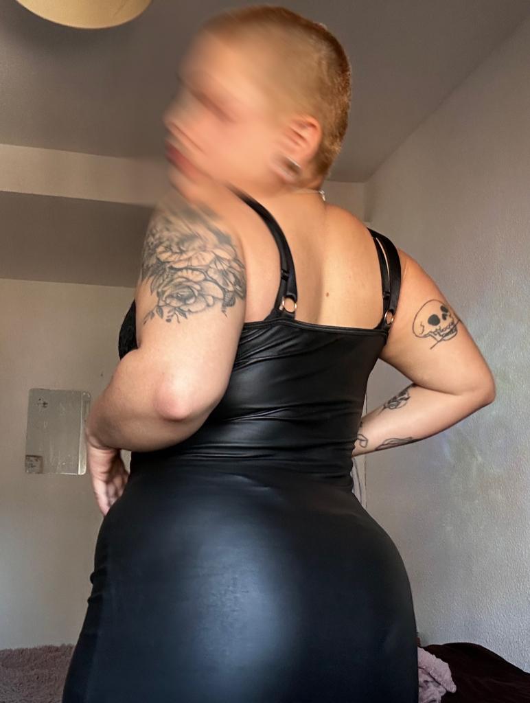 643320877: Chica busca chico en Granada