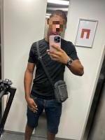 610947608: Chico busca chica en Barcelona