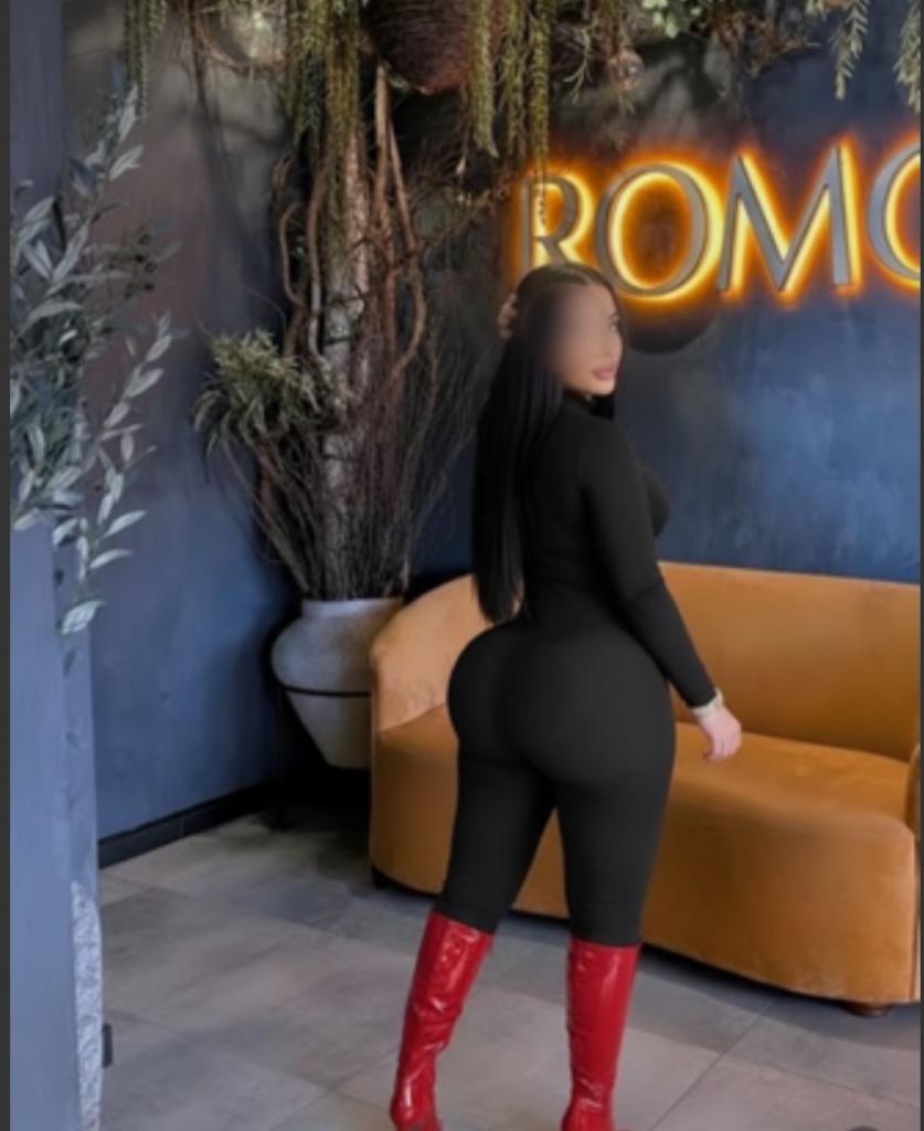 Chica busca chico en Almería: 