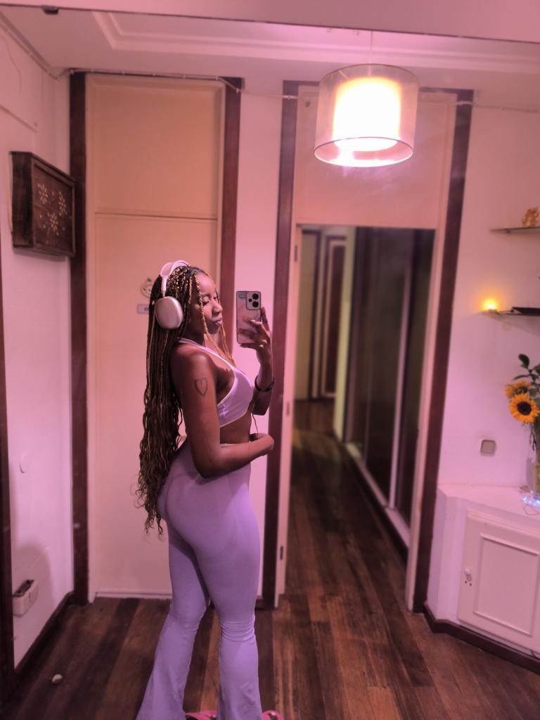 687799033: Chica busca chico en Las Palmas