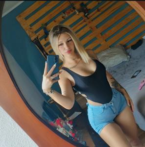 661169225: Chica busca chico en Albacete