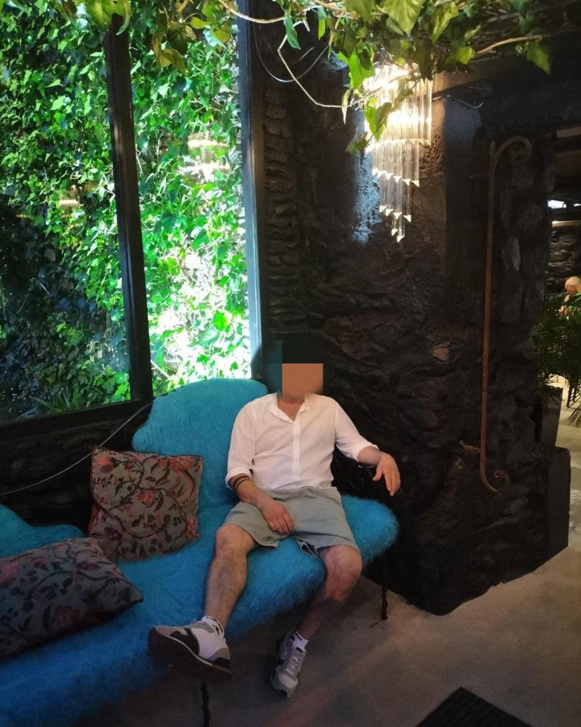 Chico busca chica en Lérida: 