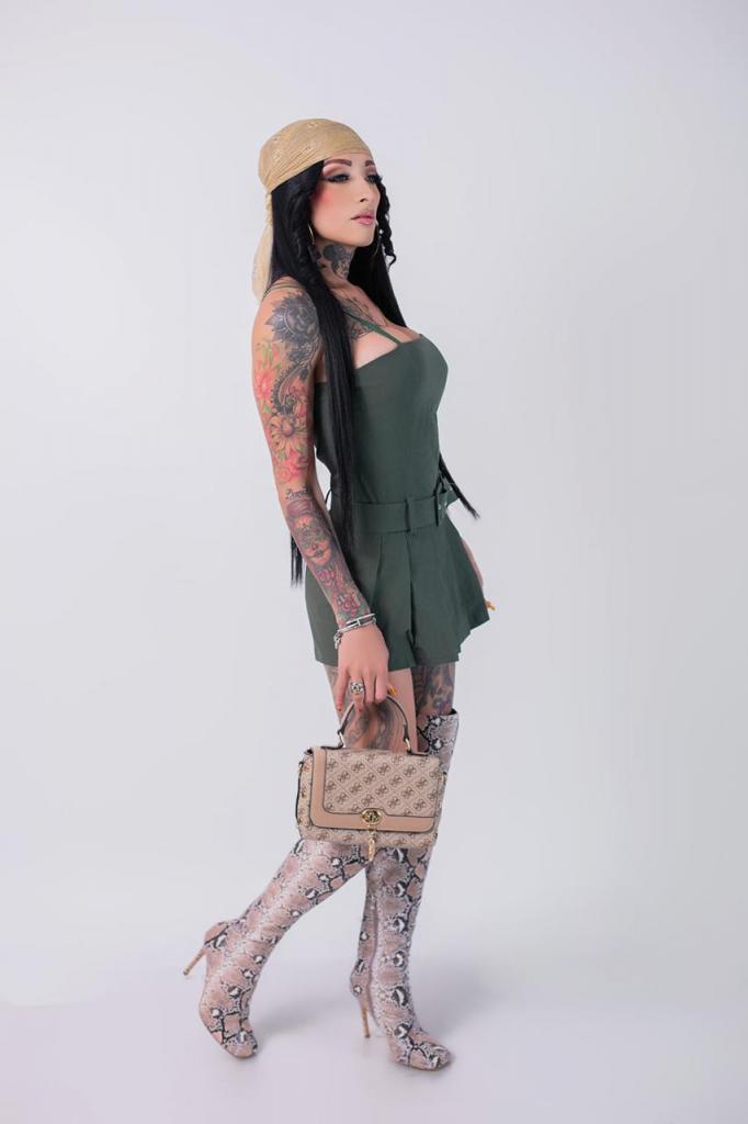 647695495: Transexual en Granada