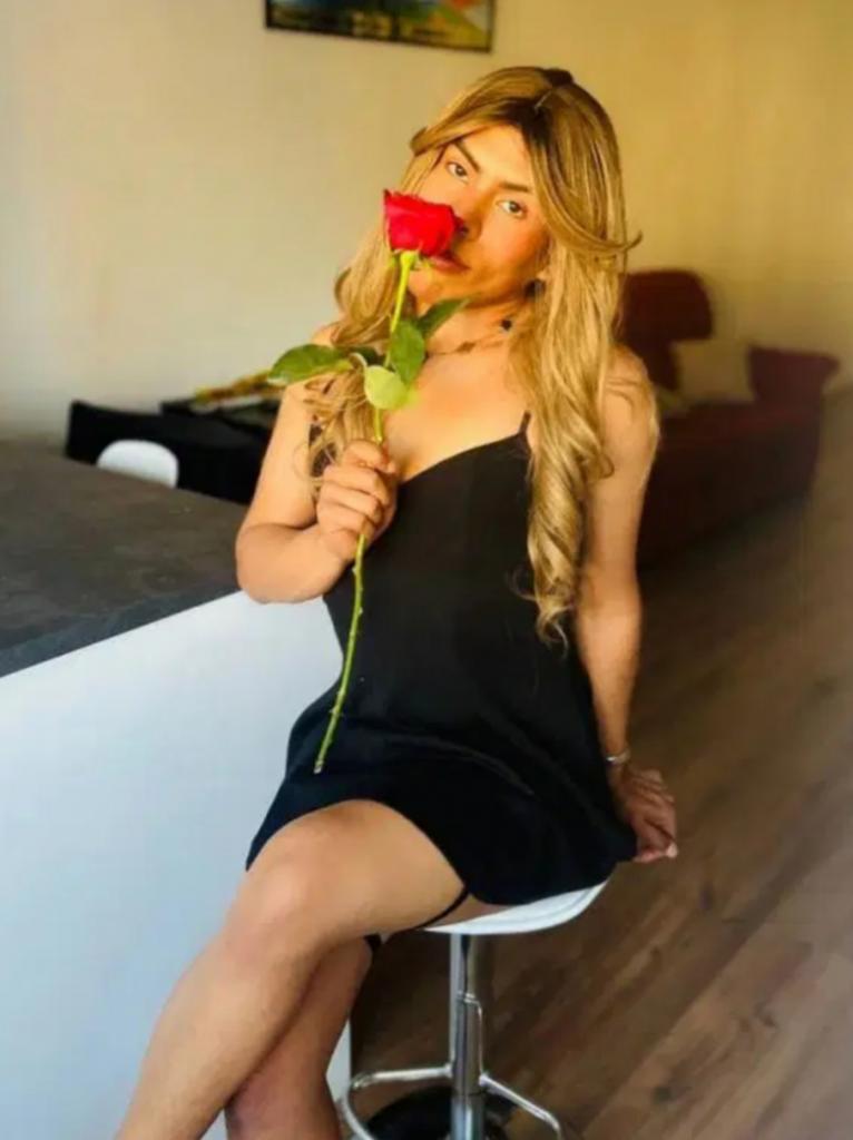 697750320: Chica busca chico en Asturias