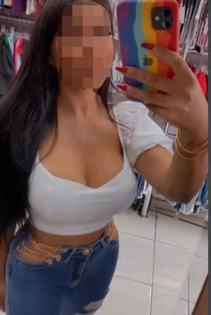 695656866: Chica busca chico en Lugo