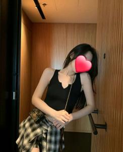 617789380: Chica busca chico en Valencia