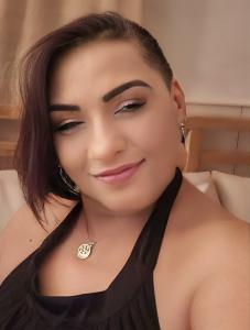 697740264: Chica busca chico en Navarra