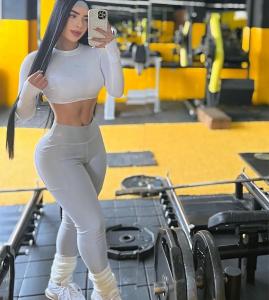 690722633: Chica busca chico en Madrid