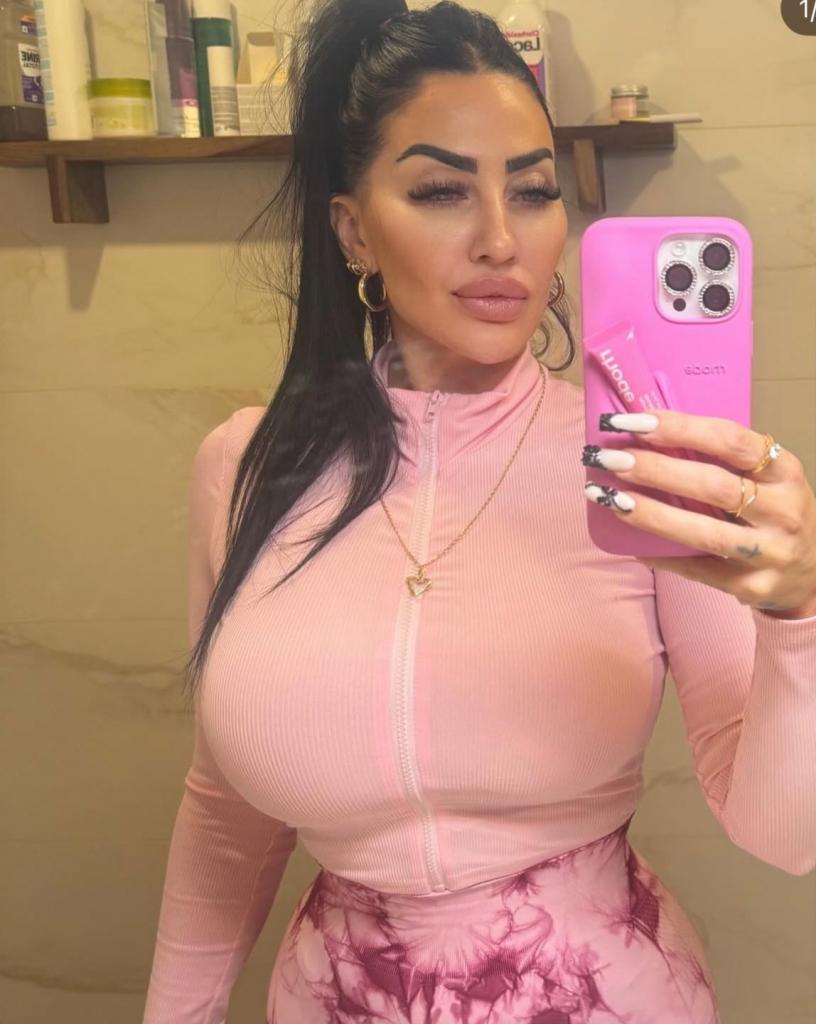 614925646: Chica busca chico en Barcelona