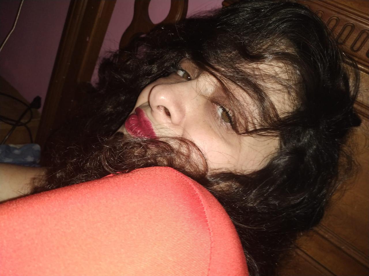 634069341: Chica busca chico en Pontevedra