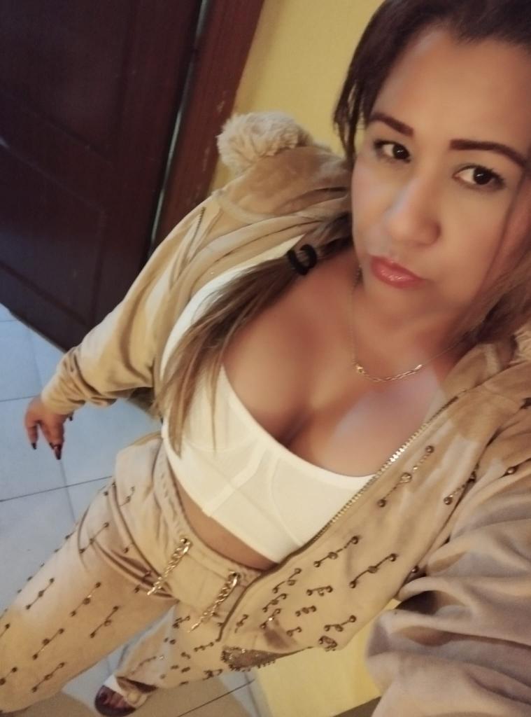 Chica busca chico en Granada: 