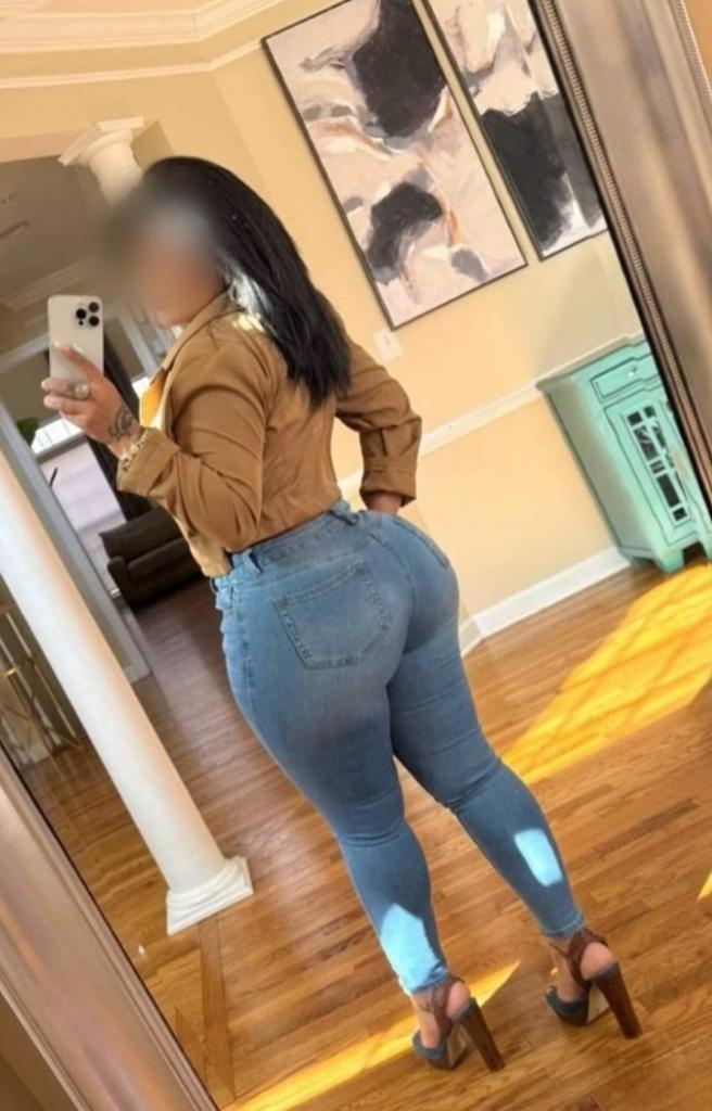 643531701: Chica busca chico en Sevilla