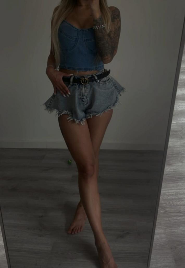 632999158: Chica busca chico en La Coruña