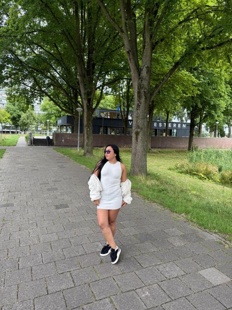 641230345: Chica busca chico en Barcelona