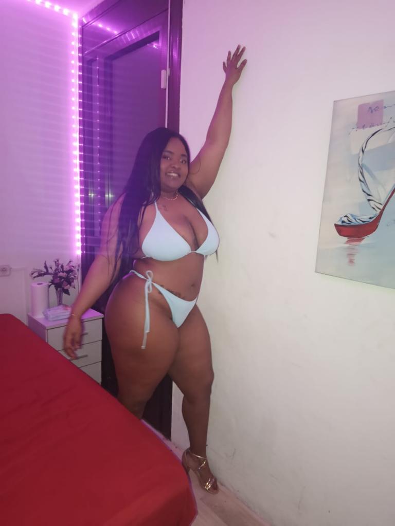 627485015: Chica busca chico en Barcelona