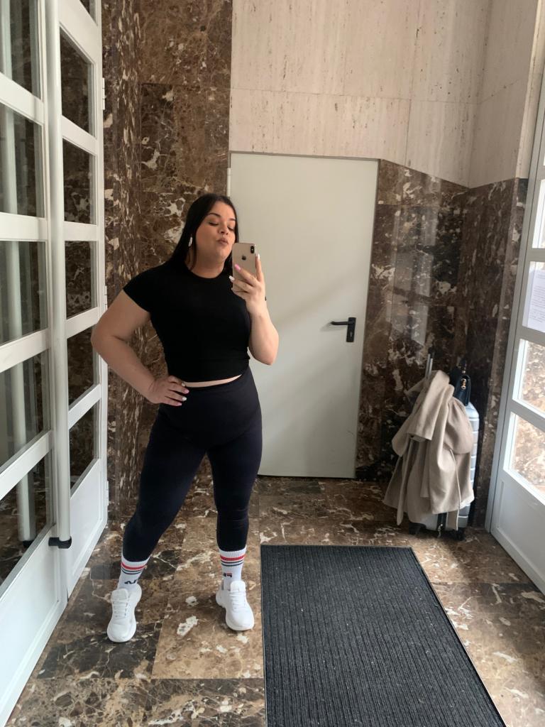 623344845: Travesti en León