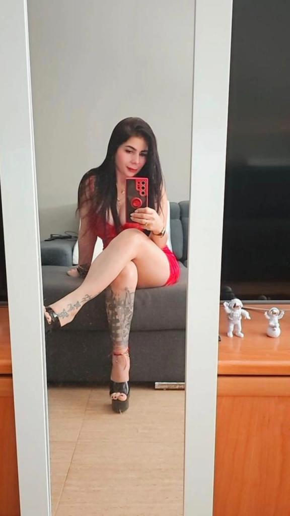 Chica busca chico en Almería: 