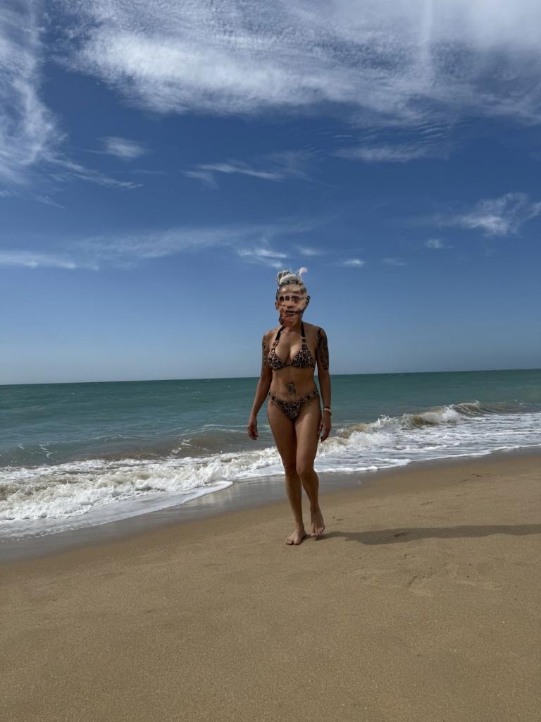 613387345: Chica busca chico en Cádiz